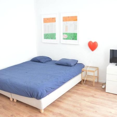 Awesome Studio In Marolles Apartment Брюксел Екстериор снимка