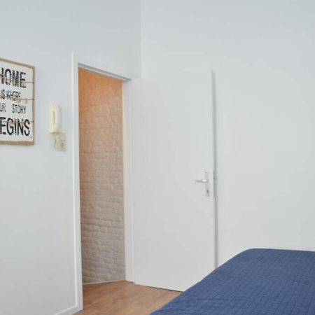 Awesome Studio In Marolles Apartment Брюксел Екстериор снимка