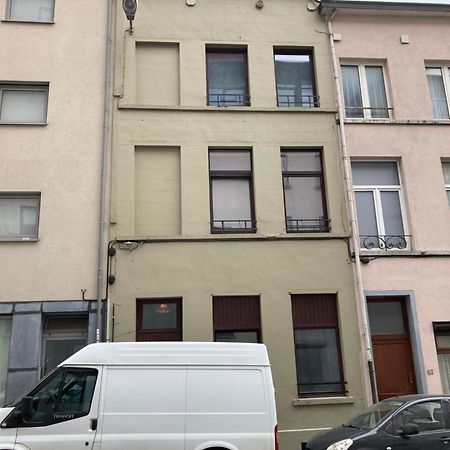 Awesome Studio In Marolles Apartment Брюксел Екстериор снимка