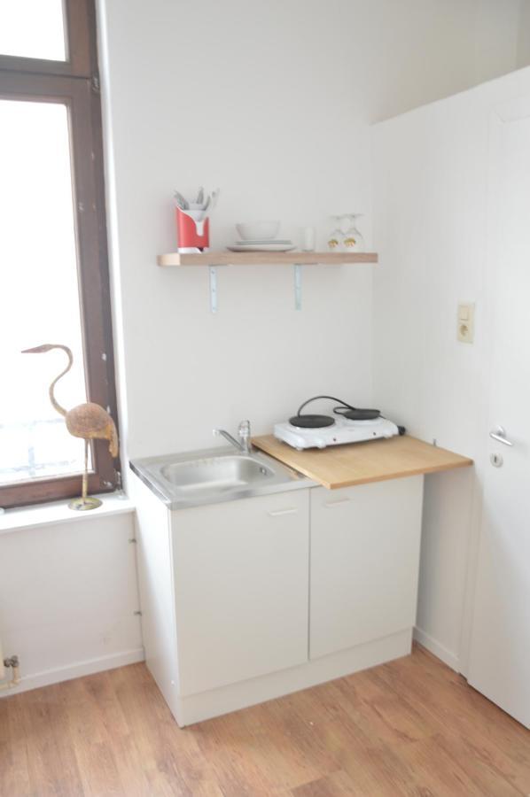 Awesome Studio In Marolles Apartment Брюксел Екстериор снимка